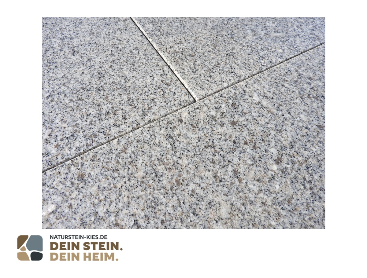 Granit Bodenplatten grau geflammt